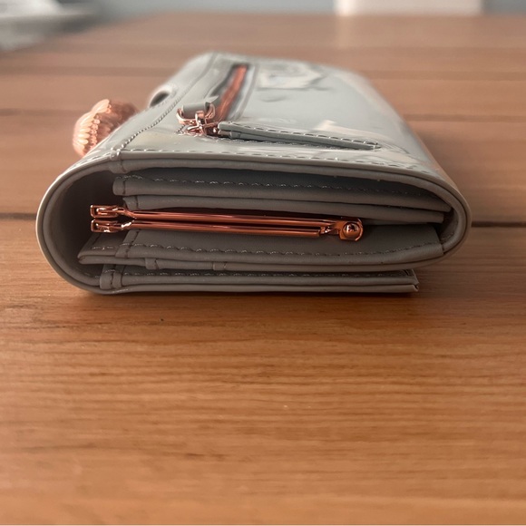 Ted Baker Felicee Bobble Matinee Patent Leather Grey Clutch/Wallet - Picture 3 of 7